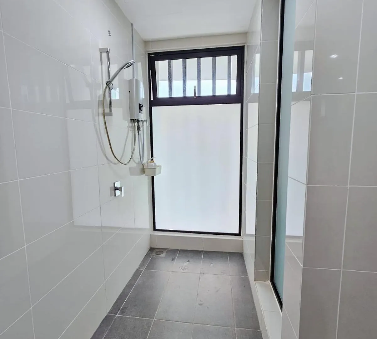 Midvally Mosaic Southkey 3Br Johor Bahru 0*,